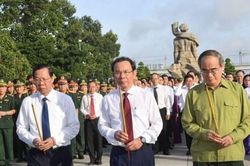 Lãnh đạo thành phố Hồ Chí Minh dâng hương, hoa tưởng nhớ Anh hùng liệt sĩ