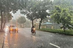 Miền Bắc kết thúc nắng nóng, đêm nay bắt đầu đón mưa dông đến hết tháng 7