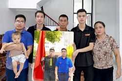 Các anh đã 'trở về' trong bức ảnh đoàn viên