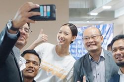 Hoa hậu Bảo Ngọc gây ấn tượng về khả năng giao tiếp bằng ngoại ngữ