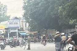 Người phụ nữ bán cá nghi bị hai thanh niên lạ mặt cắt cổ