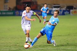 Tuấn Hải lập siêu phẩm giúp Hà Nội tạm chiếm ngôi đầu V-League 2023