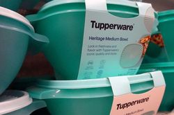 Cổ phiếu Tupperware tăng đột biến lên gần 350% trong 5 ngày