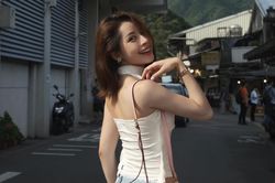 Trở về Việt Nam, Chi Pu bất ngờ 'nhớ nhung' fan Trung Quốc