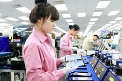 Xuất khẩu máy tính 'qua mặt' điện thoại