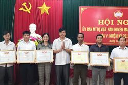 Mang Yang: 6 tập thể, cá nhân được tặng bằng khen vì có thành tích trong công tác Mặt trận