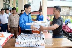 Tặng 10.000 con gà giống cho người dân xã Thượng Lâm
