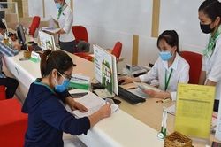 Thủ tướng 'thúc' Bộ Tài chính, Ngân hàng Nhà nước làm rõ việc bán bảo hiểm qua ngân hàng