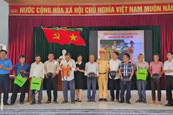 Xây dựng xã điểm về bảo đảm trật tự an toàn giao thông tại Quảng Nam