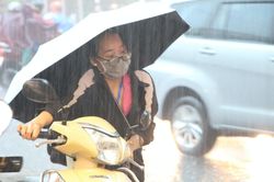 Dự báo thời tiết TP.HCM hôm nay 28/7: Ngày nắng, chiều và tối có mưa rào