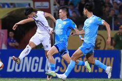 Thắng tối thiểu Thép xanh Nam Định, Hà Nội FC vươn lên dẫn đầu bảng xếp hạng