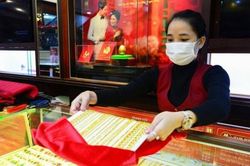 Giá vàng hôm nay - ngày 28/7 mới nhất: Lao dốc dữ dội