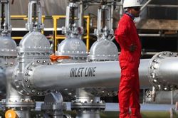 Giá xăng dầu hôm nay 29/7: Tăng gần 1% do nguồn cung yếu