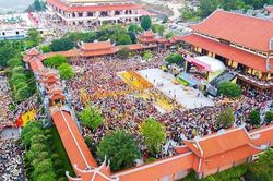 Hơn 1 tháng, chùa Ba Vàng thu công đức trên 4,1 tỷ đồng nhưng cũng chi hết sạch