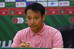 Thua Hà Nội FC, HLV Nam Định tiếc nuối 'nếu có VAR...'