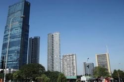 Lượng doanh nghiệp Hà Nội phá sản cao kỷ lục, chủ mặt bằng phải hạ giá thuê văn phòng