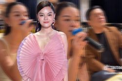 Phạm Quỳnh Anh khoe nhan sắc mặn mà, cùng 'trai đẹp' hát lại ca khúc đình đám