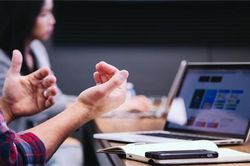 Doanh nghiệp tìm cách thoát thế khó về nhân sự
