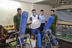 Triệt phá cơ sở sang chiết 'khí cười' số lượng lớn