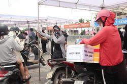 Những dịch vụ 'hốt bạc' ăn theo show Blackpink