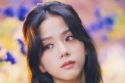 Mê mẩn nhan sắc ca sĩ Jisoo nhóm BlackPink