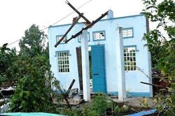Kiên Giang: Lốc xoáy làm tốc mái 10 căn nhà và 5 nhà bị sập hoàn toàn