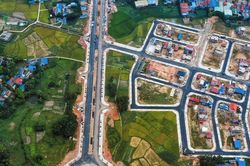 Tạm dừng đấu giá đất Đông Anh, 55 dự án Hòa Bình cẩn trọng 'xuống tiền'