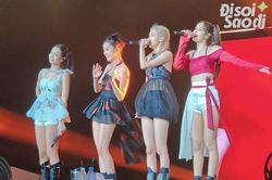 Người hâm mộ 'cắn răng' mua vé máy bay TPHCM - Hà Nội giá cao để kịp xem concert BLACKPINK đêm cuối
