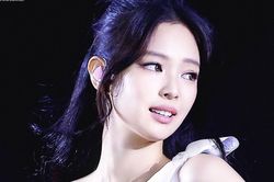 Cư dân mạng xôn xao trước ngoại hình thay đổi của Jennie Blackpink