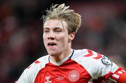 Rasmus Hojlund nhận lương cao gấp 8 lần khi gia nhập Man United