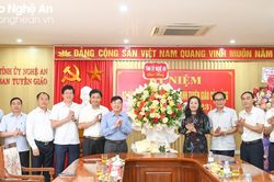 Thường trực Tỉnh ủy chúc mừng Ngày truyền thống ngành Tuyên giáo