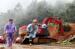 Tỉnh Lâm Đồng tập trung khắc phục hậu quả thiên tai ở đèo Bảo Lộc