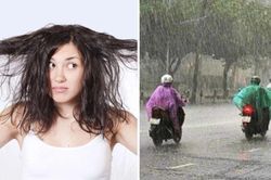 Mùa mưa, cẩn trọng loạt hệ lụy sức khỏe kéo theo khi dùng mũ bảo hiểm, áo mưa ẩm hôi