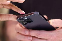 iPhone 15 Pro có thể dùng khung titanium, viền mỏng hơn
