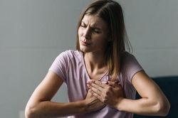 Đau ở 4 bộ phận này có thể là điềm báo ung thư, bác sĩ khuyến cáo không nên coi thường