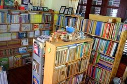 Hỗ trợ xây dựng tủ sách cho 120 xã vùng đồng bào dân tộc thiểu số