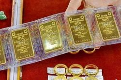 Có tiền nên mua vàng miếng hay vàng nhẫn để dành?