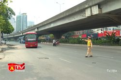Bộ GTVT yêu cầu xử nghiêm tình trạng ''xe dù, bến cóc''