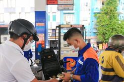 Giá dầu thô lên - xuống trái chiều, giá xăng trong nước có tăng như dự báo?