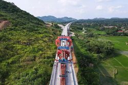 Sáng kiến 'Vành đai và con đường' chuyển mình trước thách thức
