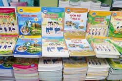 Sách giáo khoa năm học mới 2023-2024 bao giờ lên kệ?