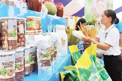 Gặp mặt người có uy tín tiêu biểu trong vùng đồng bào dân tộc thiểu số