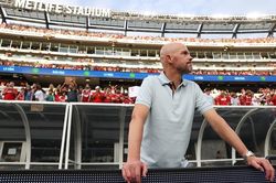 HLV Erik ten Hag: 'Khi tôi đến Man.United, chẳng có tiêu chuẩn nào đúng cả'