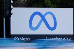 Meta bắt đầu chặn tin tức ở Canada để phản đối luật trả tiền cho báo chí