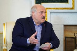 Ba Lan vội điều quân đến biên giới, Belarus bác cáo buộc vi phạm không phận