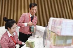 Lãi suất ngân hàng hôm nay 2/8: Đồng loạt giảm, gửi nhà băng nào lãi cao nhất?