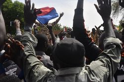 Sau đảo chính, Niger cấm xuất khẩu uranium và vàng sang Pháp