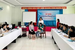 Tập huấn Nuôi con bằng sữa mẹ và chăm sóc trẻ đúng cách cho cán bộ y tế Gia Lai