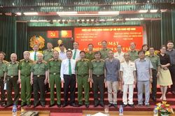 Gặp mặt, tôn vinh các điển hình xuất sắc trong Công an hưu trí