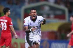 Hà Nội FC chứng tỏ bản lĩnh, 'chuyện lạ' ở Thiên Trường